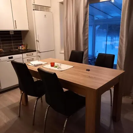 Northern House Semesterbostad *